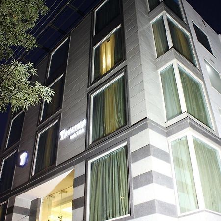 Rosemallow Hotel New Delhi Exterior foto